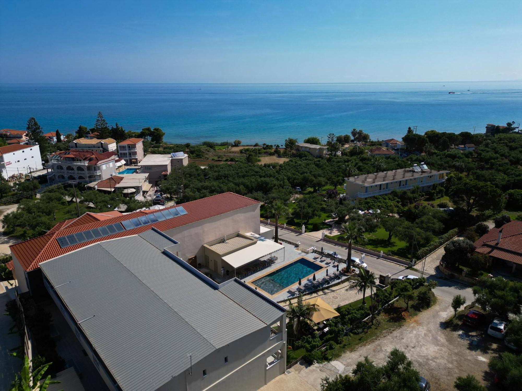 Remezzo Studios & Apartments Amoudi Luaran gambar