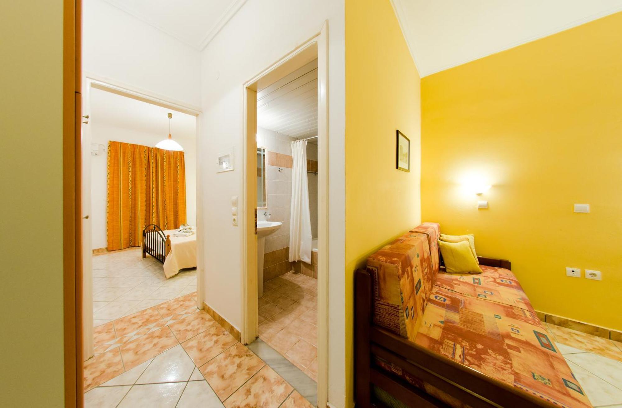 Remezzo Studios & Apartments Amoudi Luaran gambar