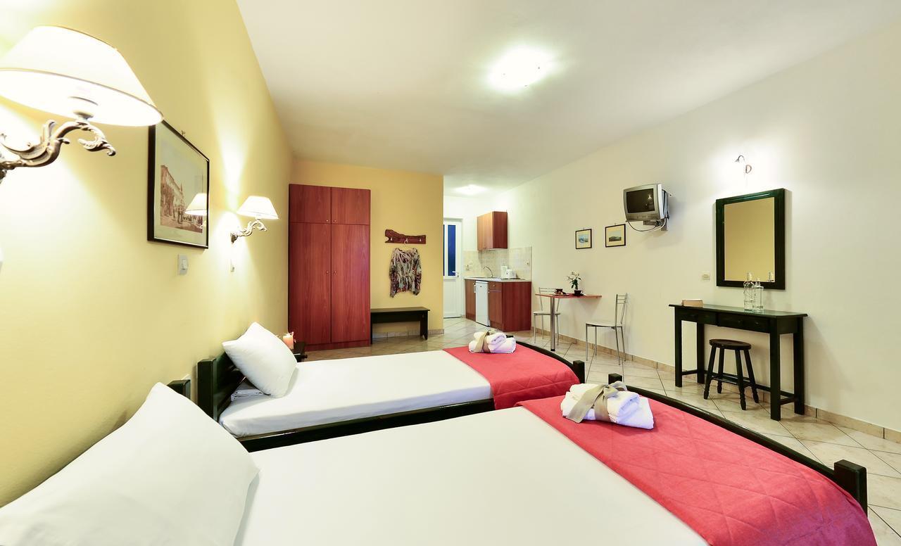 Remezzo Studios & Apartments Amoudi Luaran gambar