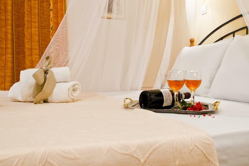 Remezzo Studios & Apartments Amoudi Luaran gambar