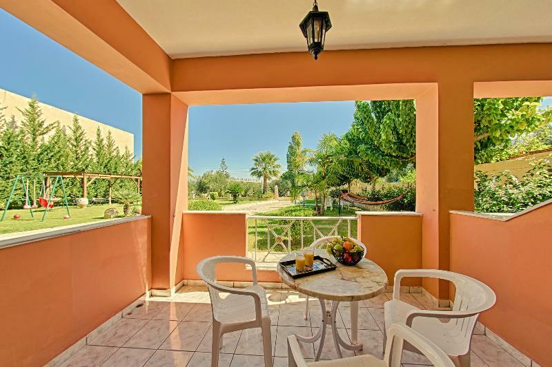 Remezzo Studios & Apartments Amoudi Luaran gambar