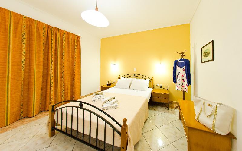 Remezzo Studios & Apartments Amoudi Luaran gambar