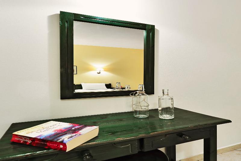 Remezzo Studios & Apartments Amoudi Luaran gambar